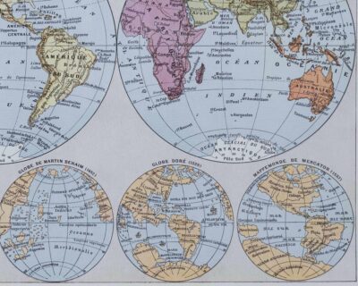 Mappemonde et pôles, planche cartographique 1930