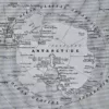 Mappemonde et pôles, planche cartographique 1930