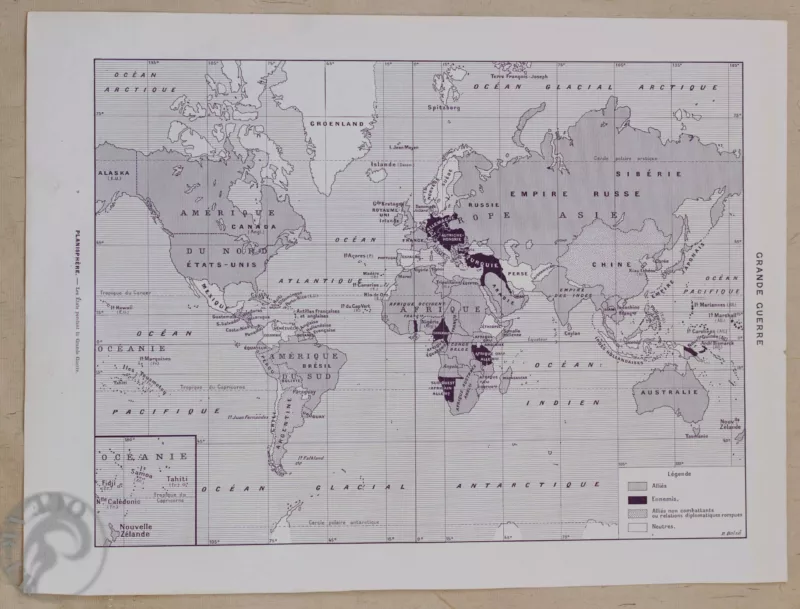 Grande Guerre 1914-1918, uniformes et carte du monde, planche 1930